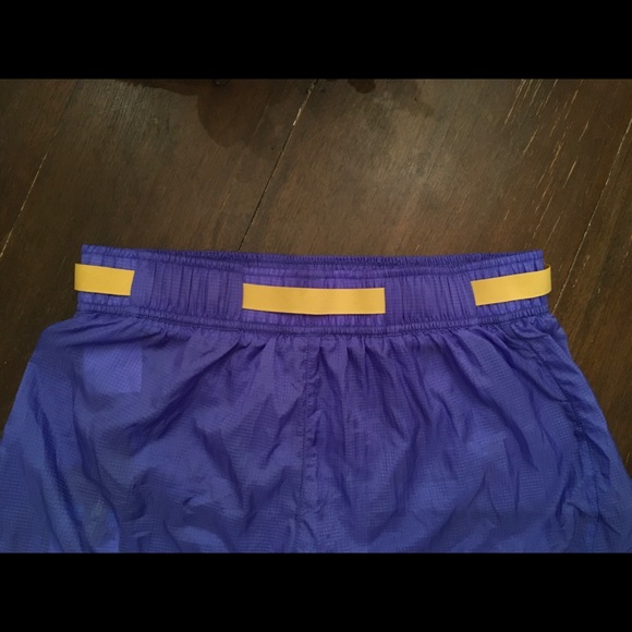 Urban Outfitters / Nike Sportswear Icon Retro Clash Belted Running Shorts - Picture 13 of 13